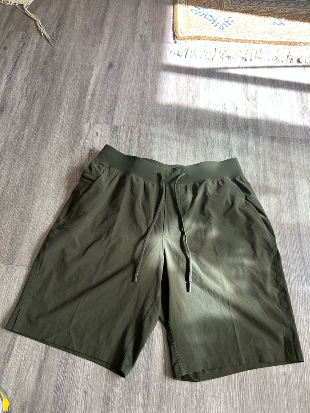 lululemon athletica Olive Green Men's Athletic Drawstring Shorts Nwots